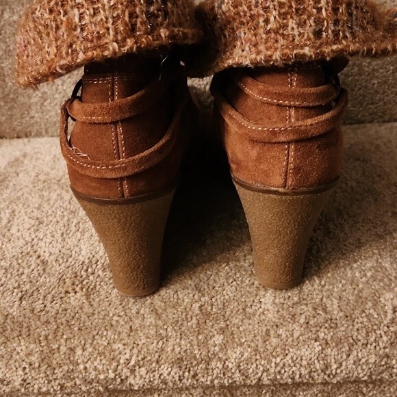 Bjorndal Women's "Lilly" Brown Suede Wedge Booties w/ Knit Sock Lining Size 7 - Picture 5 of 9